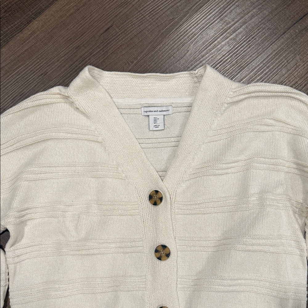 cupcakes & cashmere Cream Button-Up Cardigan - Picture 4 of 11